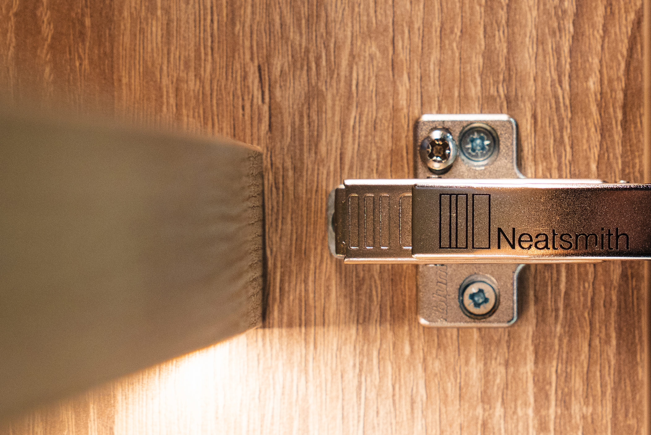 Wardrobe Hinge